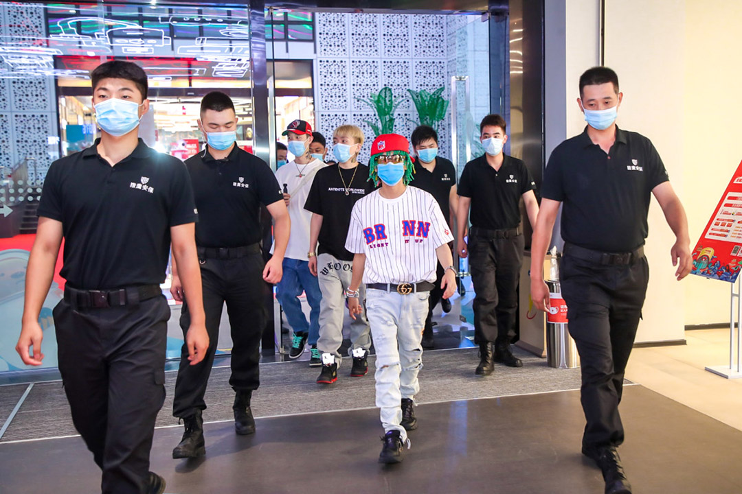 小艾EYE、Bridge布瑞吉、JOHNS等嘉賓入場