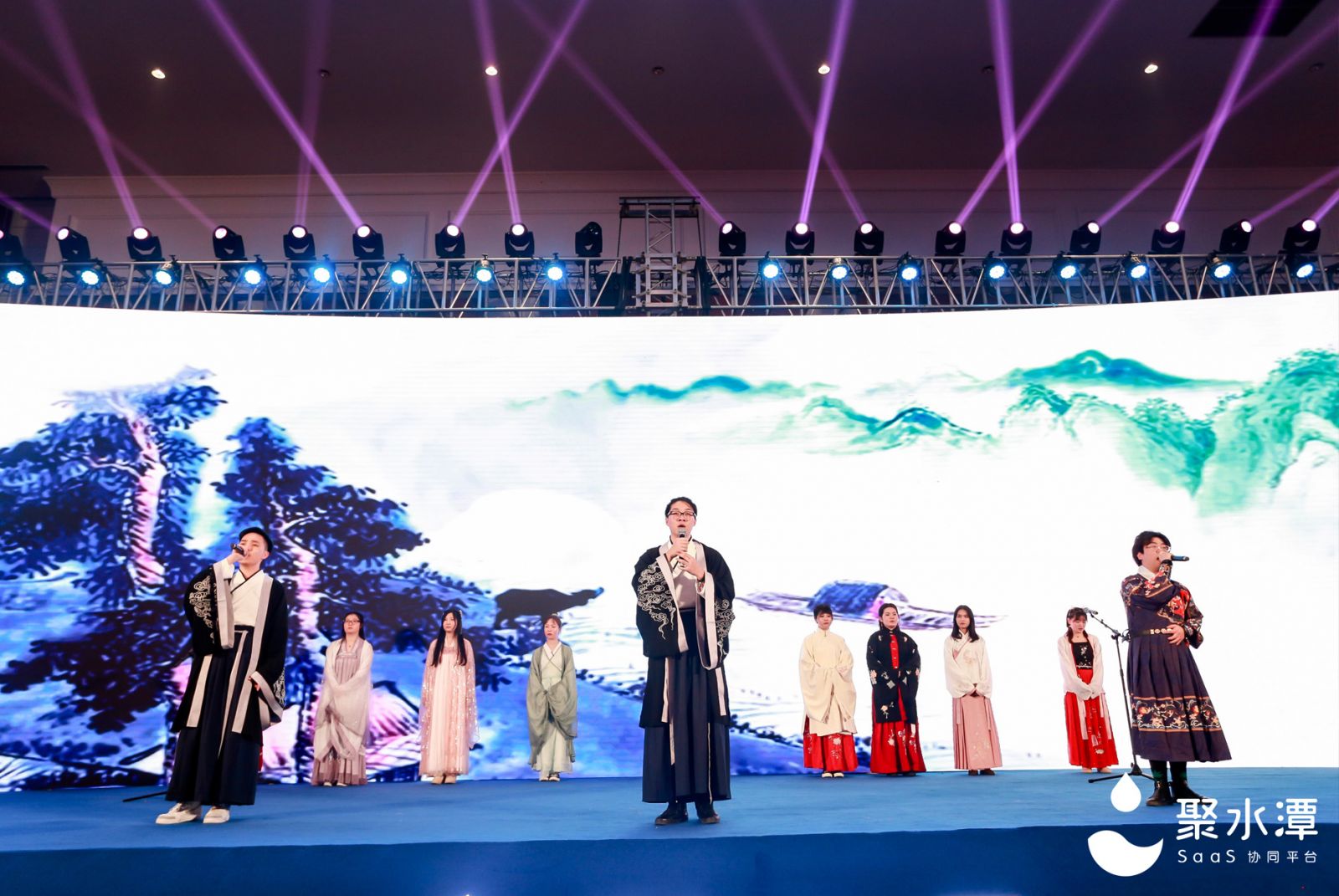 古風(fēng)公司年會(huì)合唱表演